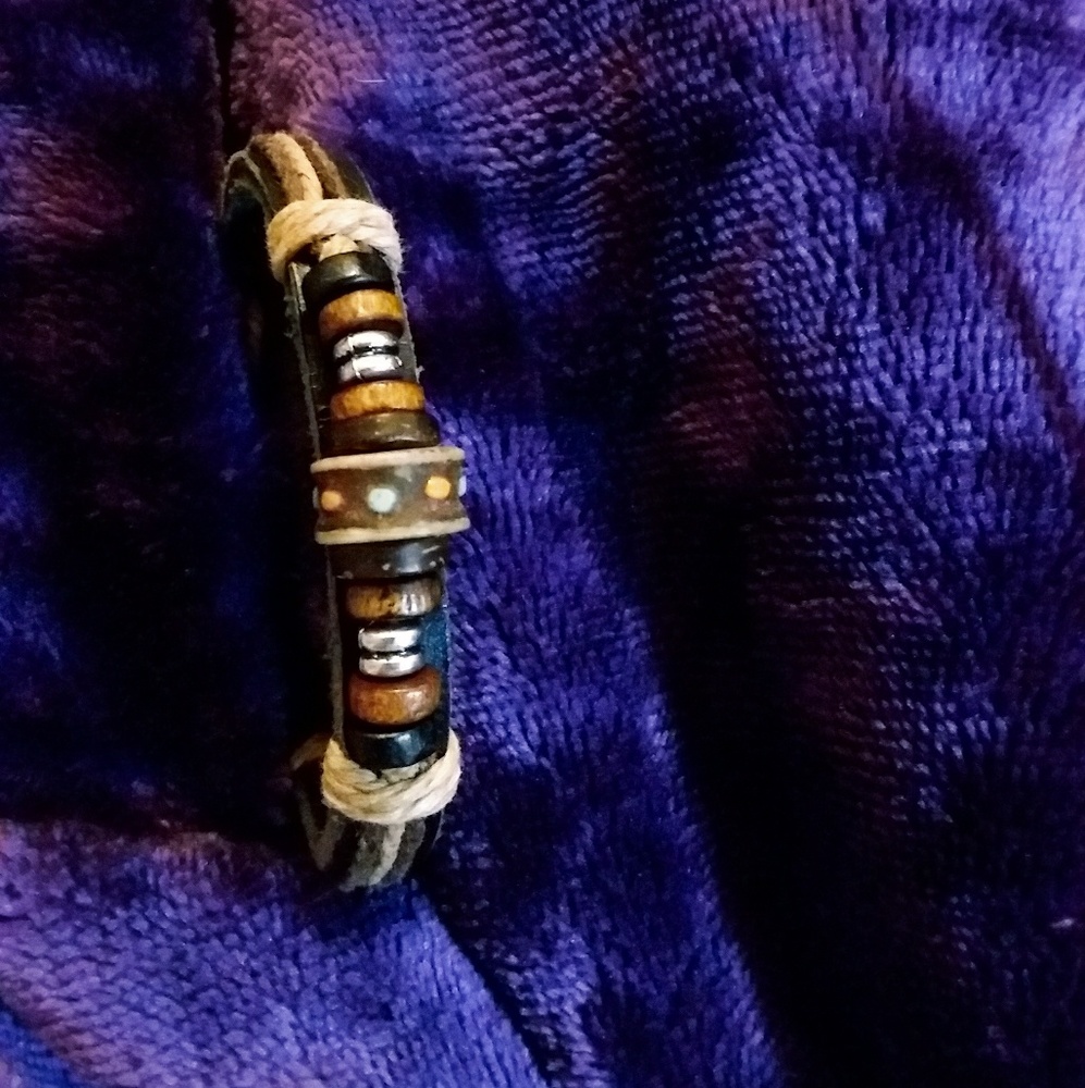 Nwot leather beaded adjustable bracelet😍